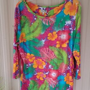 NWOT Palm Harbour Vibrant Floral Print Women's Top.  Size Large.